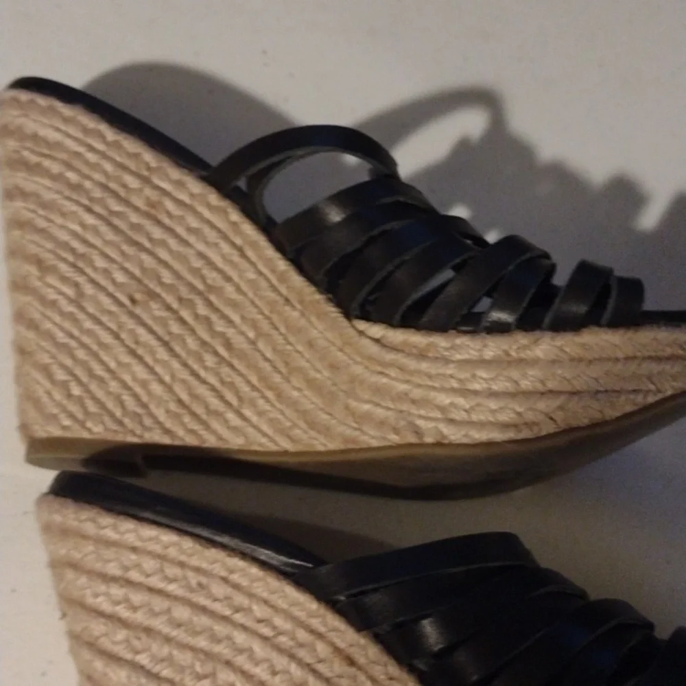 ME Too slip on espadrilles size 9.5  wedge black Navy Blue Sandals